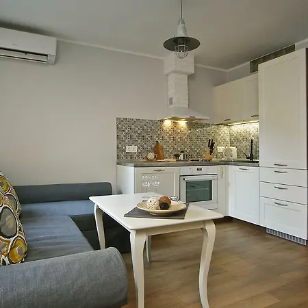 Momenti&colori アパート ソフィア